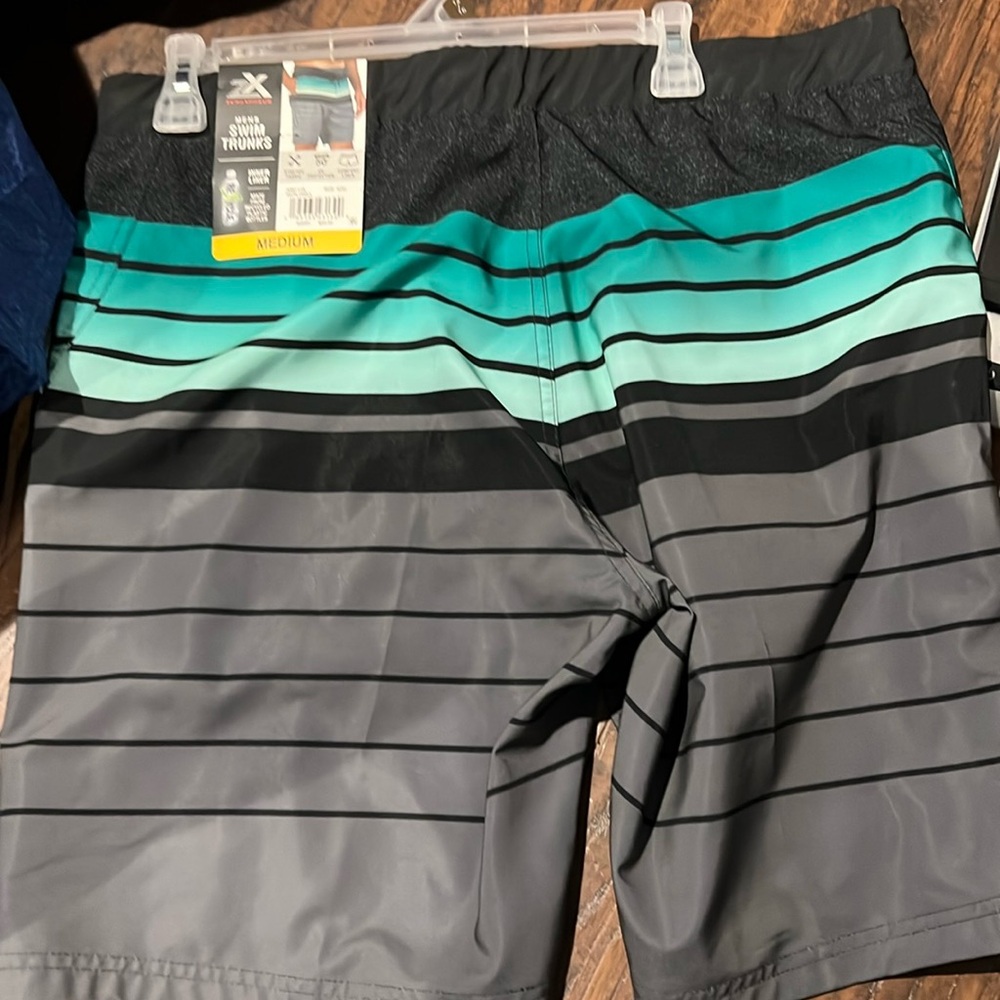 ZEROXPOSUR men’s swim trunks green and black color new tag